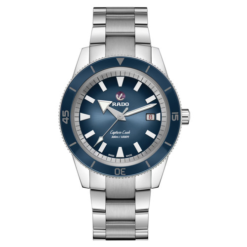 Rado Captain Cook Automatic R32105203 42mm blue dial Swiss diver watch. Rado Captain Cook stainless steel bracelet close-up