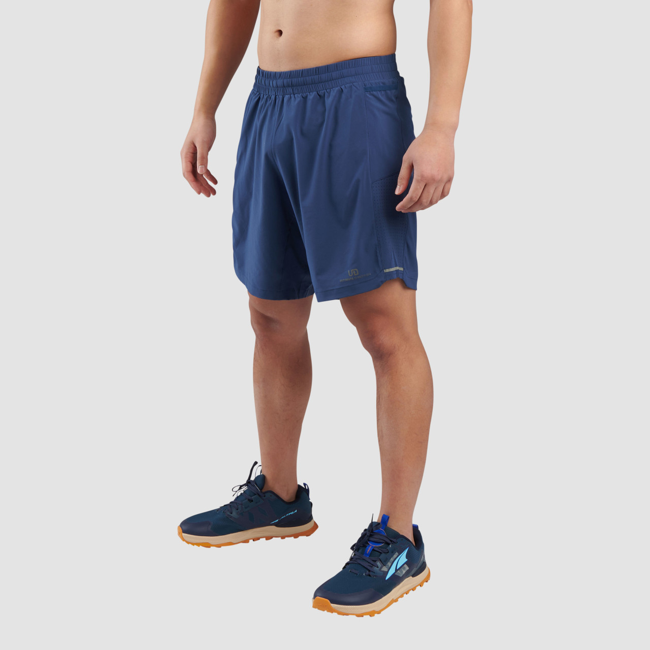 Ultimate Direction Men's Stratus Short in Navy Size XL