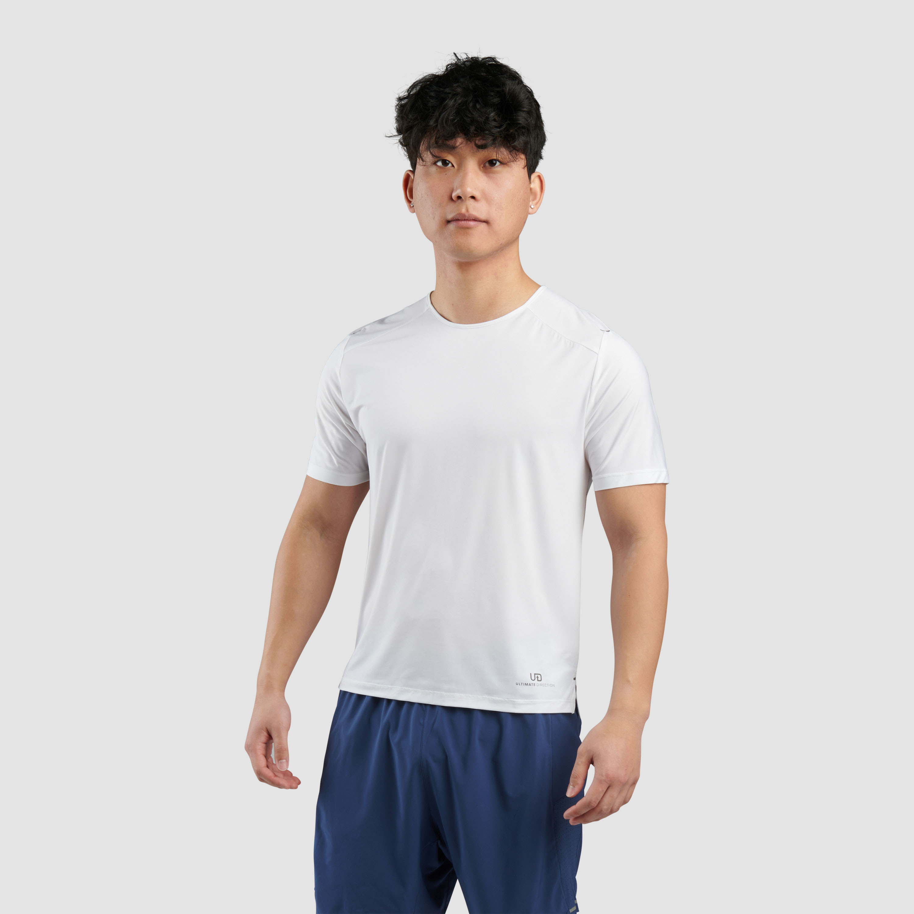 Ultimate Direction Men's Cirriform T-Shirt in White Size Medium