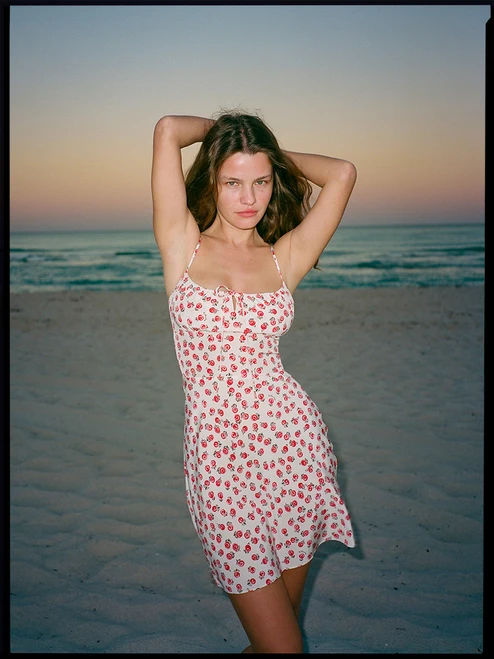 The Inez - Sonic, model shot