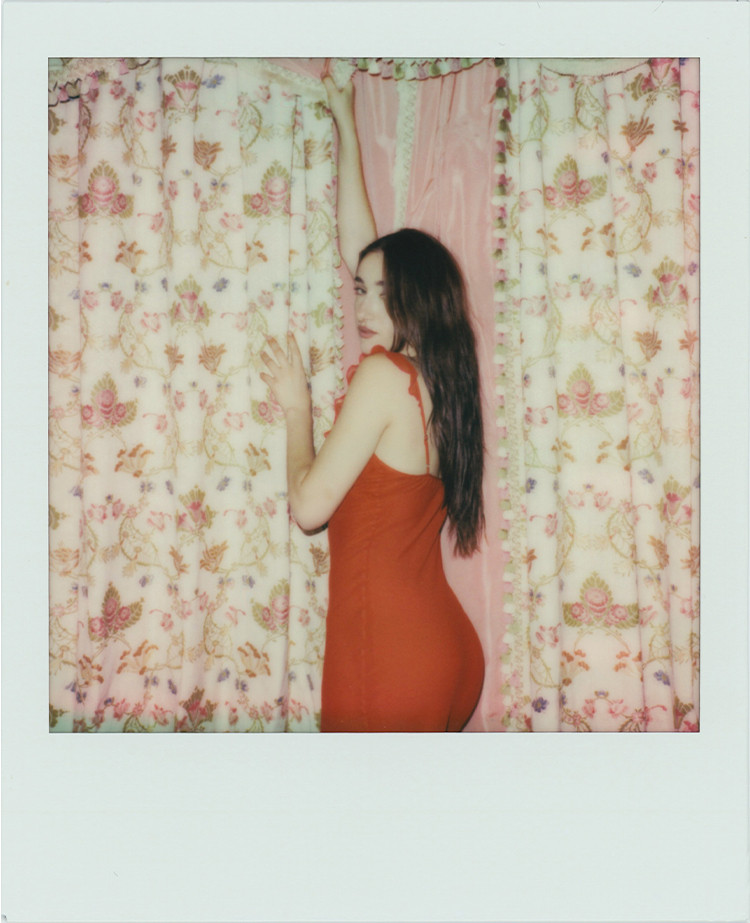 The Gemma - Réal Red, model shot