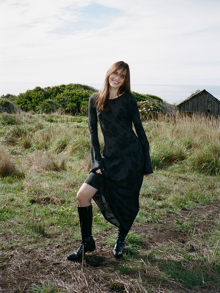 The Gia - Midnight Rose