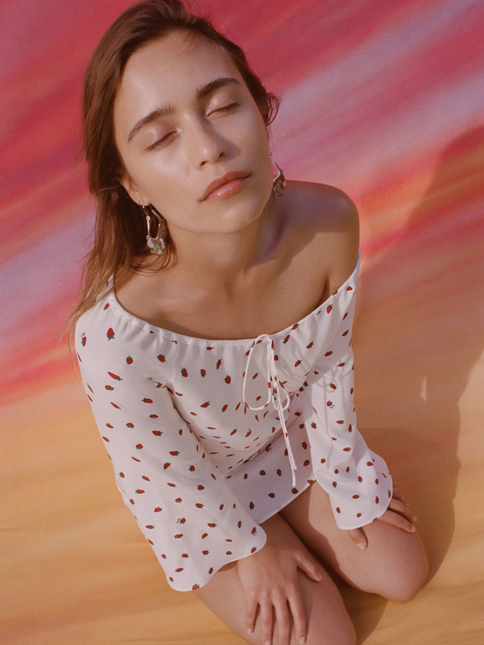 The Luna - White Strawberry