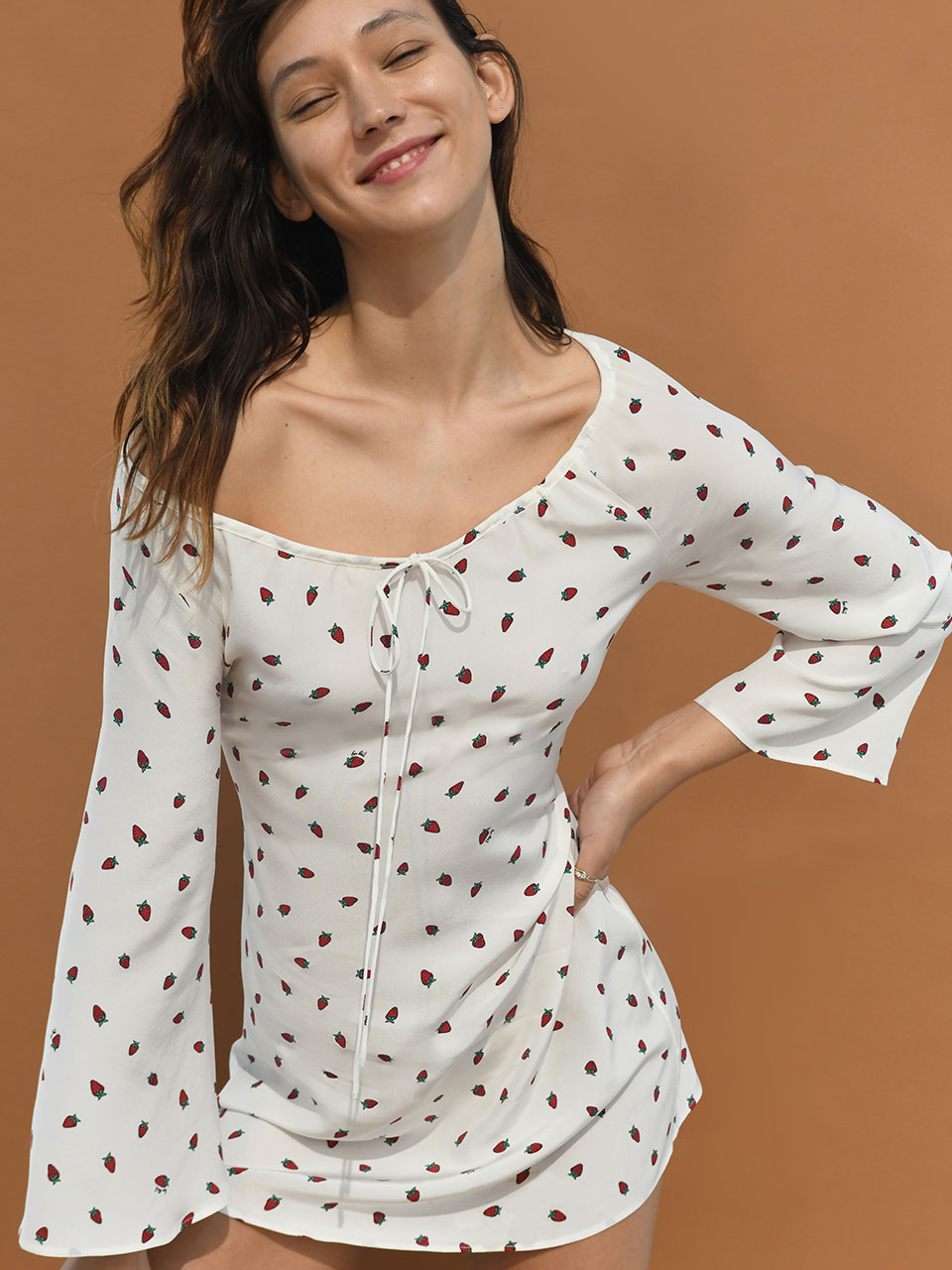 The Luna - White Strawberry