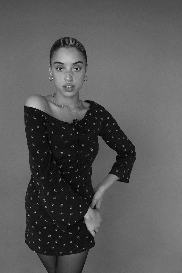 The Luna - Black Strawberry