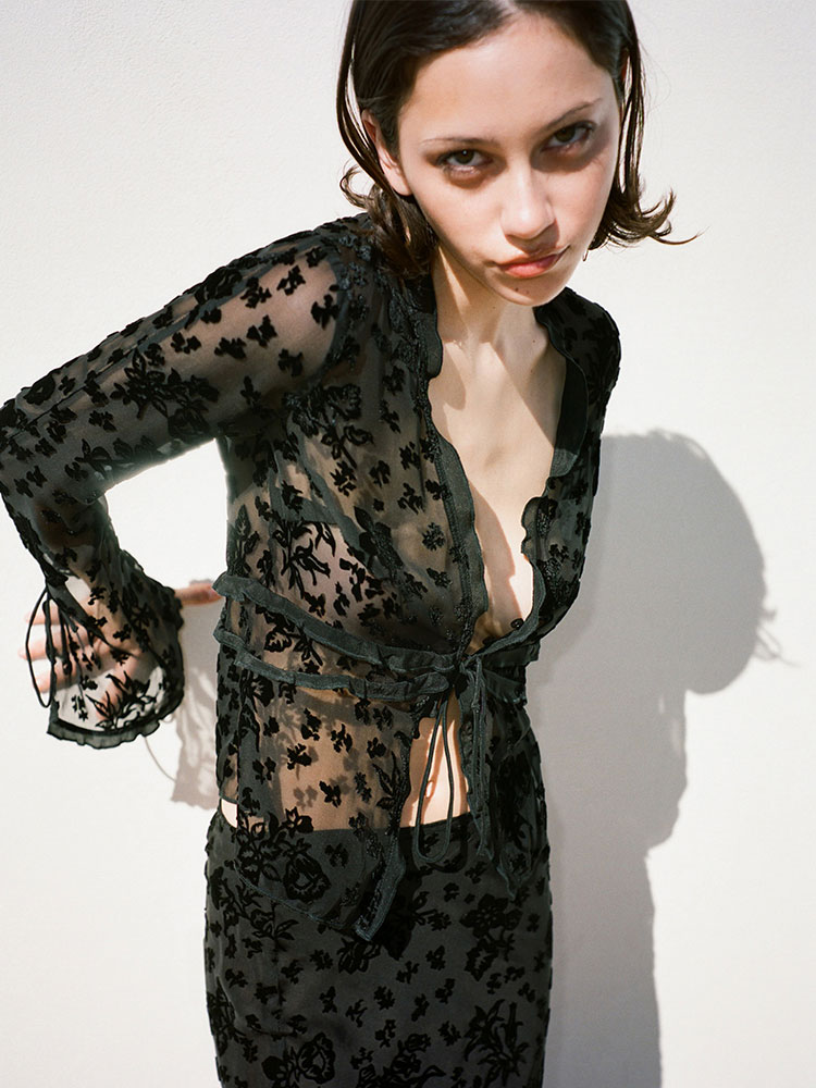 The Anaïs - Cosmos Devoré