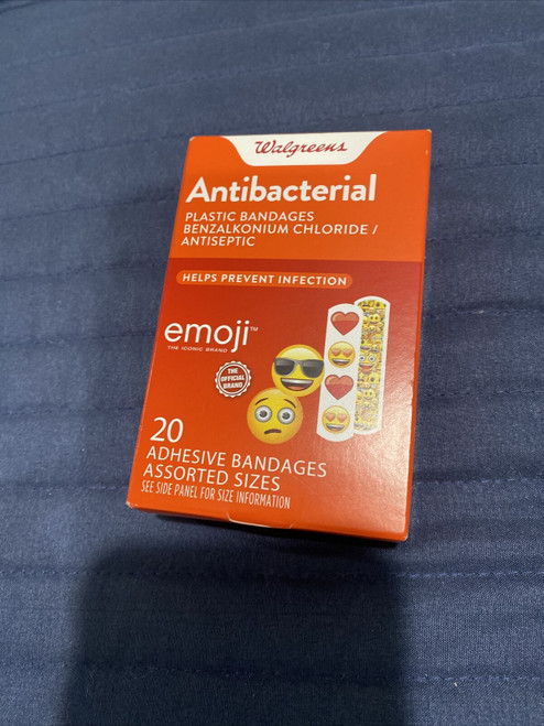 Anti Bacterial Plastic Bandages Emoji 20 Adhesive