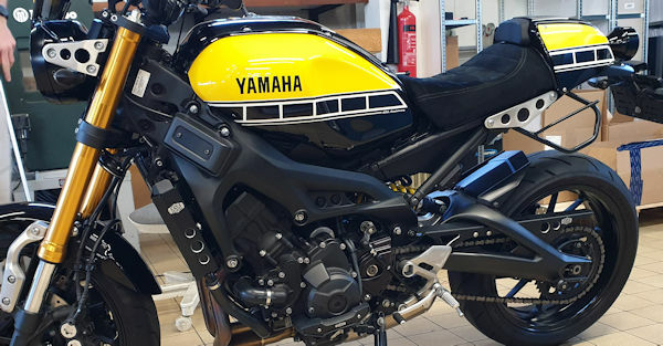 yamaha-xsr900-black-3-600.jpg