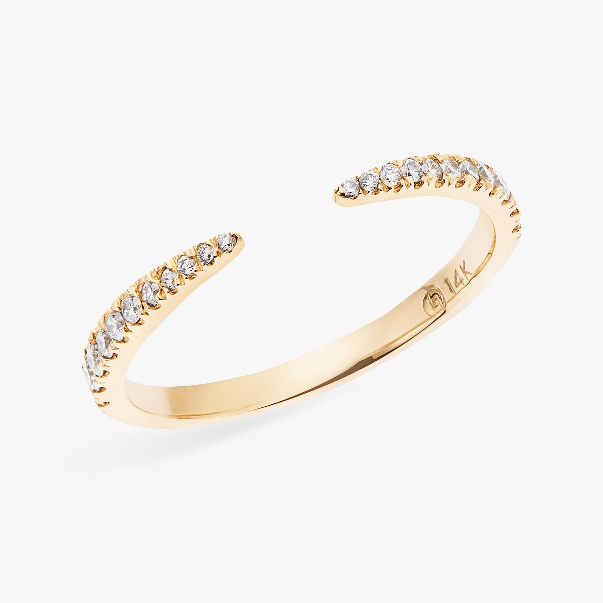 Graduating Diamond Echo Ring