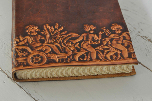 Carro con Puttini Journal - Design Detail Carro con Puttini Journal - Design Detail