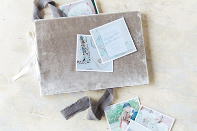 Velvet Artisan - handmade velvet guestbook by Blue Sky Papers | Photo by Jade Reilly Photography