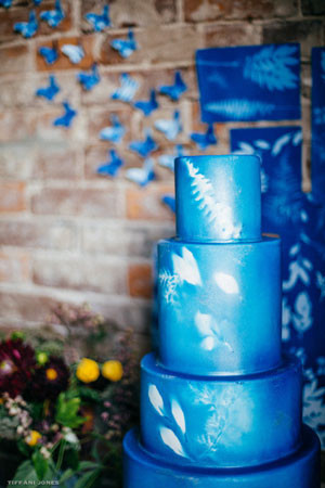 Boho Wedding Cake with Botanical details | photo by Tiffani Jones