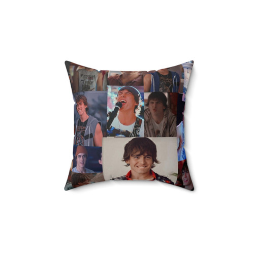 Charlie Gillespie Julie and the Phantoms Luke Pillow