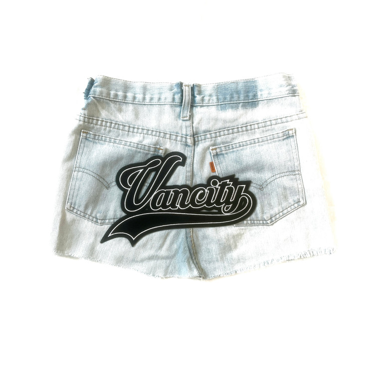 Vancity x Crown The Queens Reworked Patched Up cropped jean mini skirt - Denim - 26