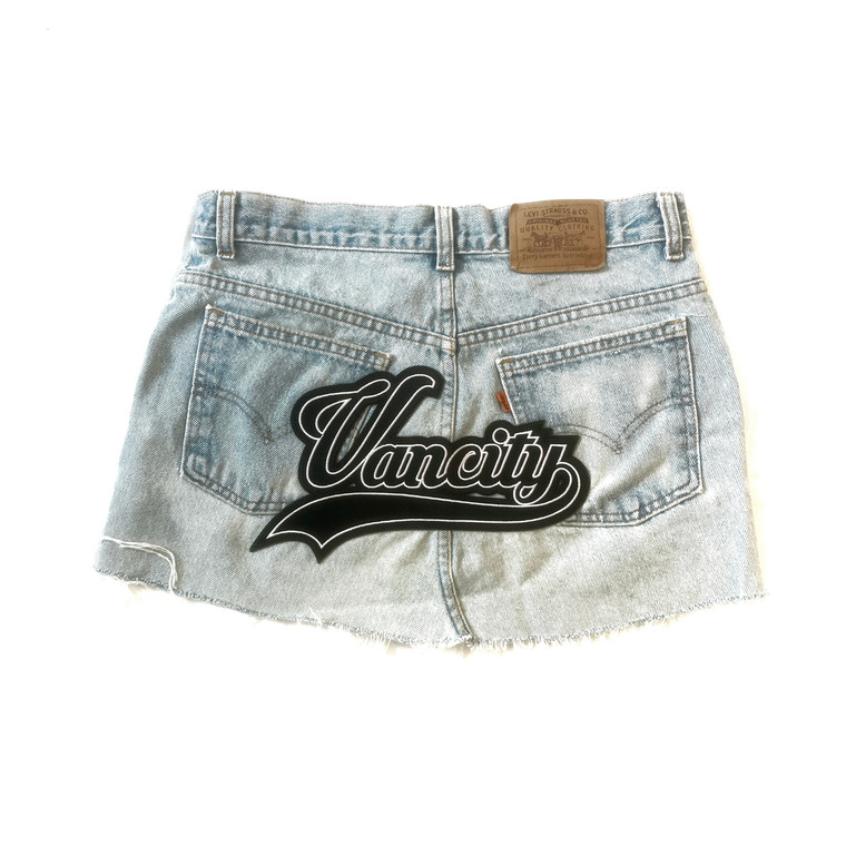 Vancity x Crown The Queens Reworked Patched Up cropped jean mini skirt - Denim - 27