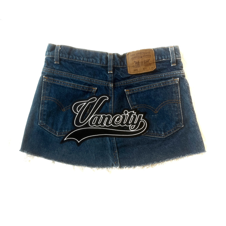 Vancity x Crown The Queens Reworked Patched Up cropped jean mini skirt - Denim - 31