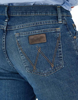 Wrangler Men's Cody Johnson 02 Regular Stretch Low Rise Regular Fit Straight Leg Jeans - Moonlight