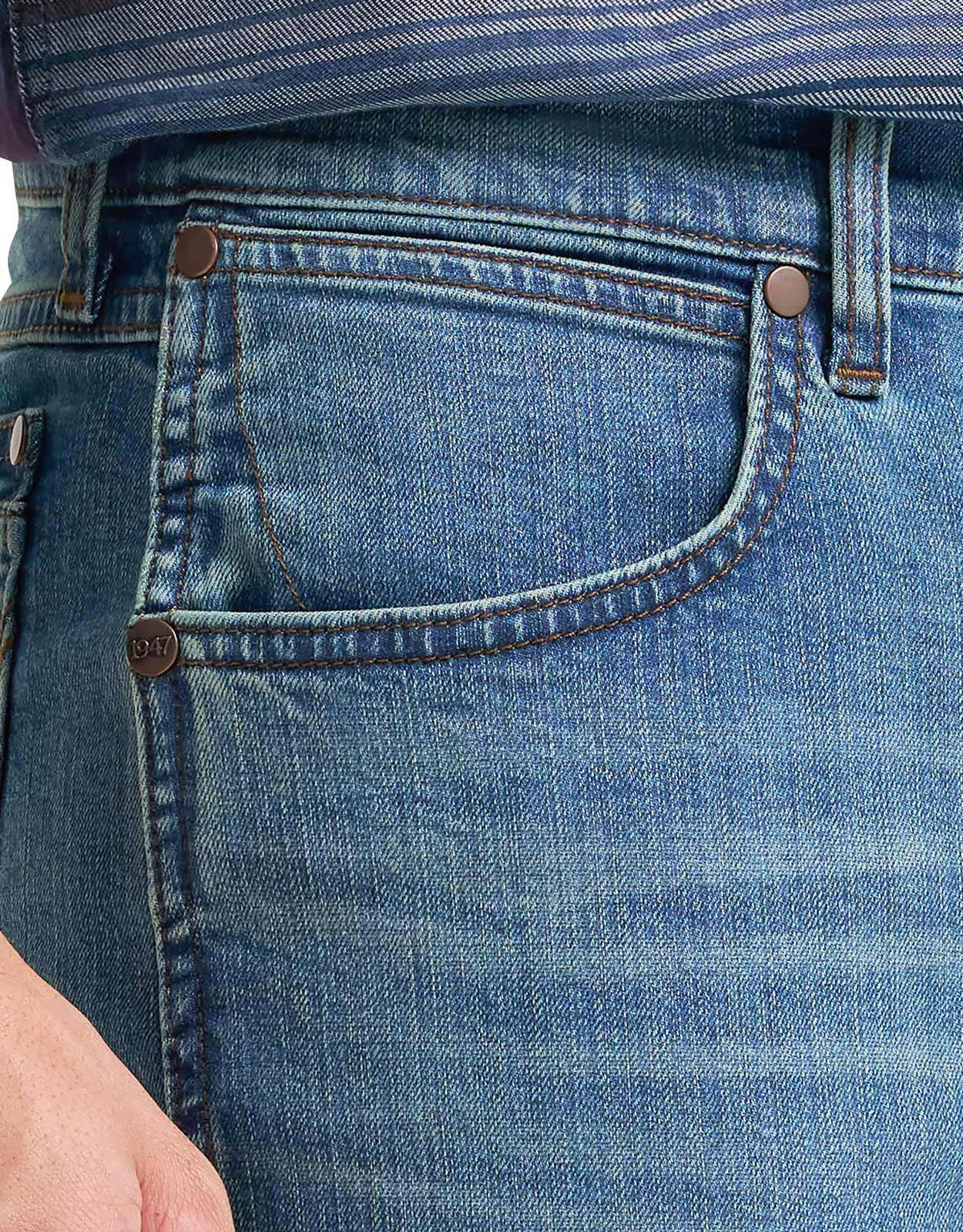 Wrangler Men's Retro Stretch Mid Rise Relaxed Fit Boot Cut Jeans - Bowden