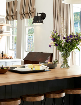 Katie One Light Wall Sconce (6014-1S-MB) Katie One Light Wall Sconce (6014-1S-MB)