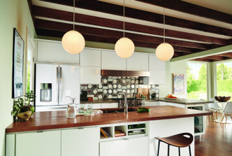 Opal Globes One Light Pendant (P4403-29) Opal Globes One Light Pendant (P4403-29)