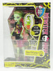 Monster High Venus McFlytrap Doll and Chewlian 2011 Mattel N2851 NRFB