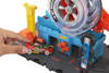 Hot Wheels City Super Twist Tire Shop Playset 2021 Mattel HDP02