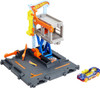 Hot Wheels City Downtown Tune Up Shop Playset With 1:64 Scale Vehicle NRFB
