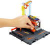 Hot Wheels City Downtown Tune Up Shop Playset With 1:64 Scale Vehicle NRFB