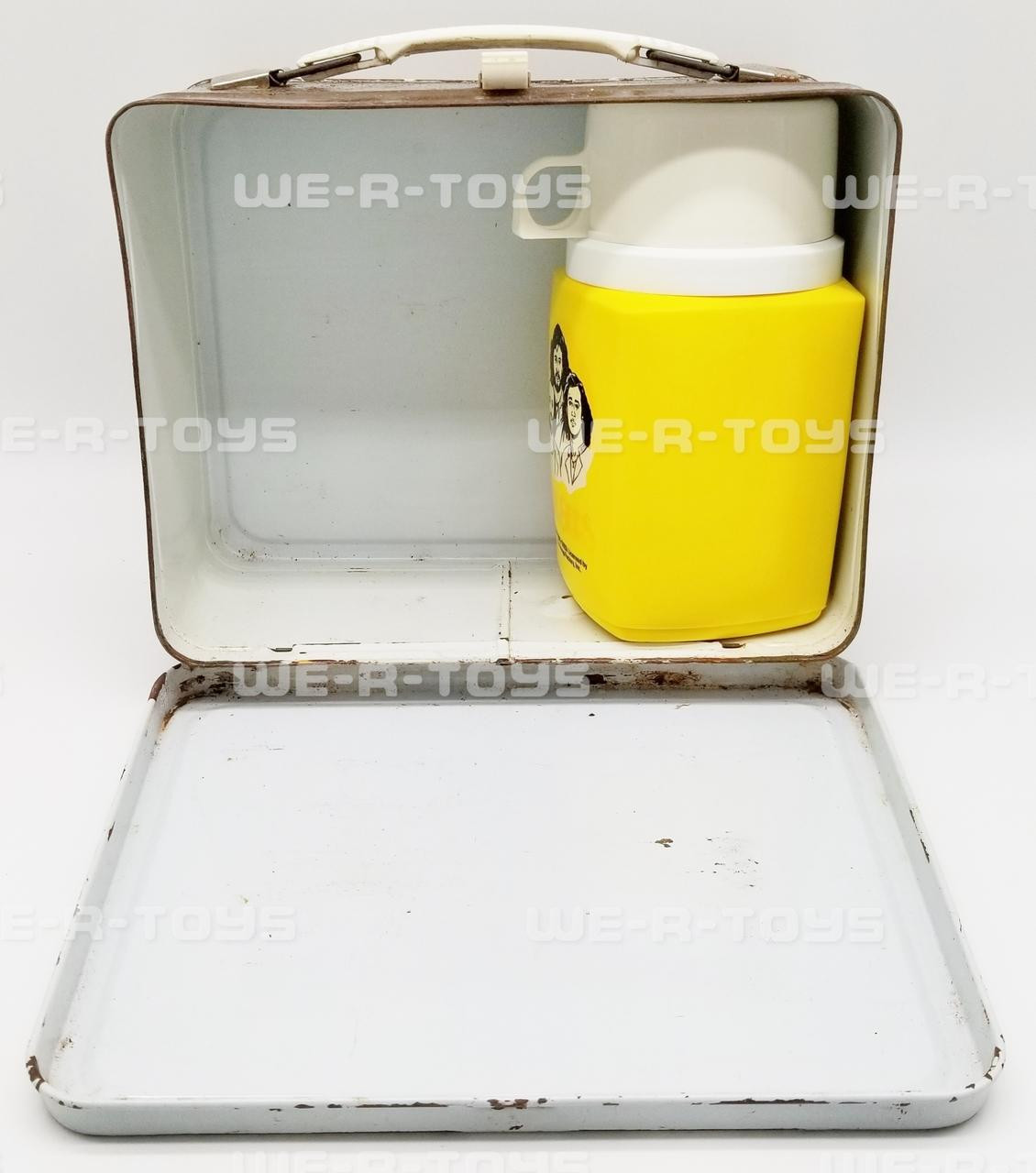 https://cdn11.bigcommerce.com/s-cy4lua1xoh/images/stencil/1280x1280/products/12652/70174/bee-gees-tin-metal-lunchbox-and-thermos-cup-1978-image-factory-maurice-gibb-used__27069.1654578150.jpg?c=1?imbypass=on