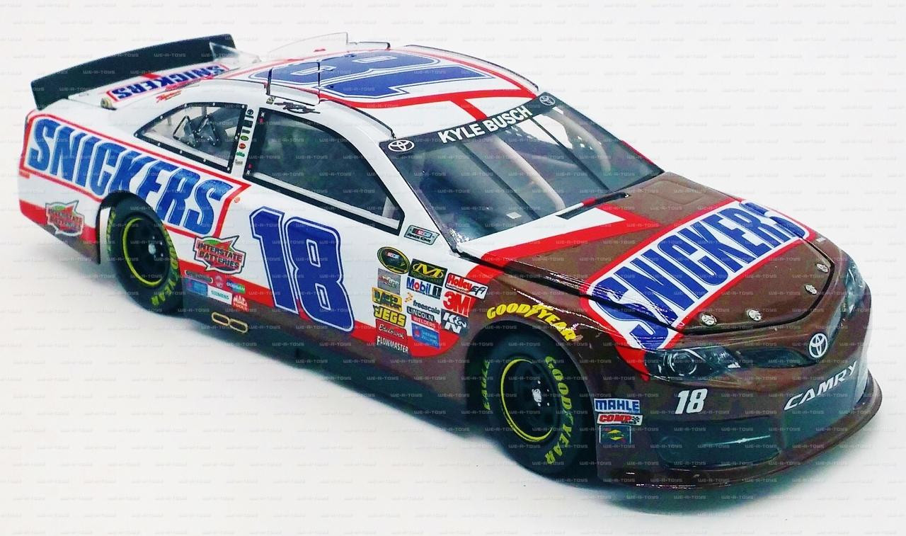 NASCAR Kyle Busch 18 Snickers 2014 Camry Vehicle Lionel Racing