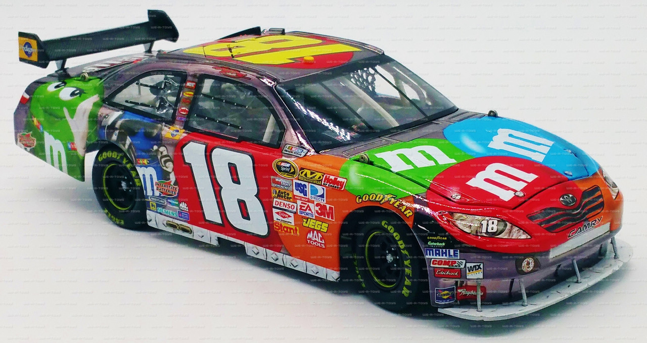 NASCAR Kyle Busch 18 M&M 2009 Camry Vehicle Race Fan Collectibles