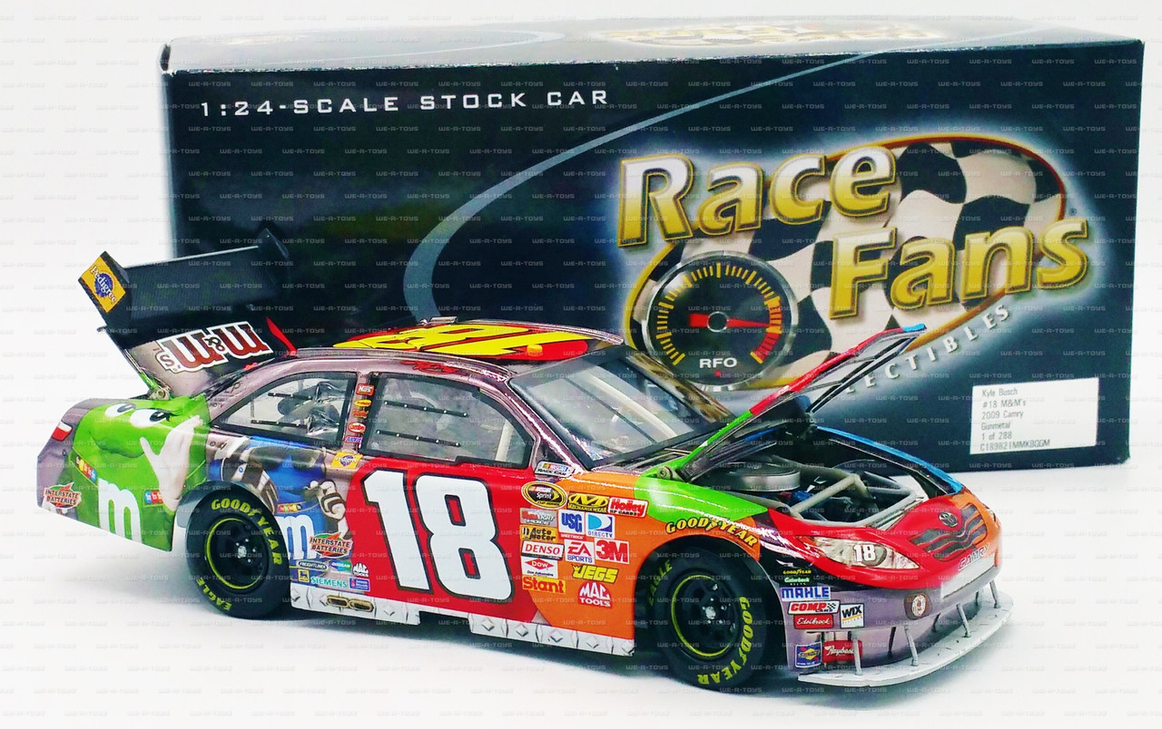 NASCAR Kyle Busch 18 M&M 2009 Camry Vehicle Race Fan
