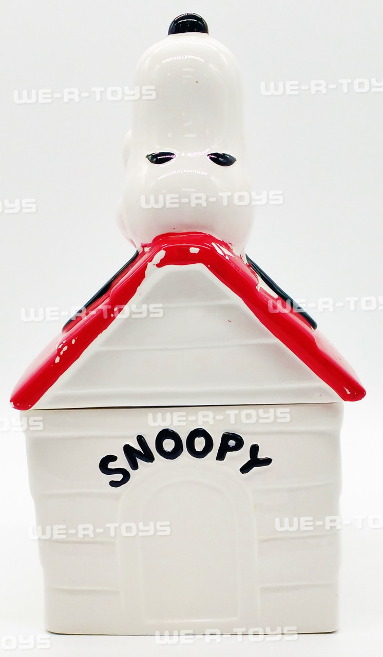 Peanuts Classic Snoopy Cookie Jar in White
