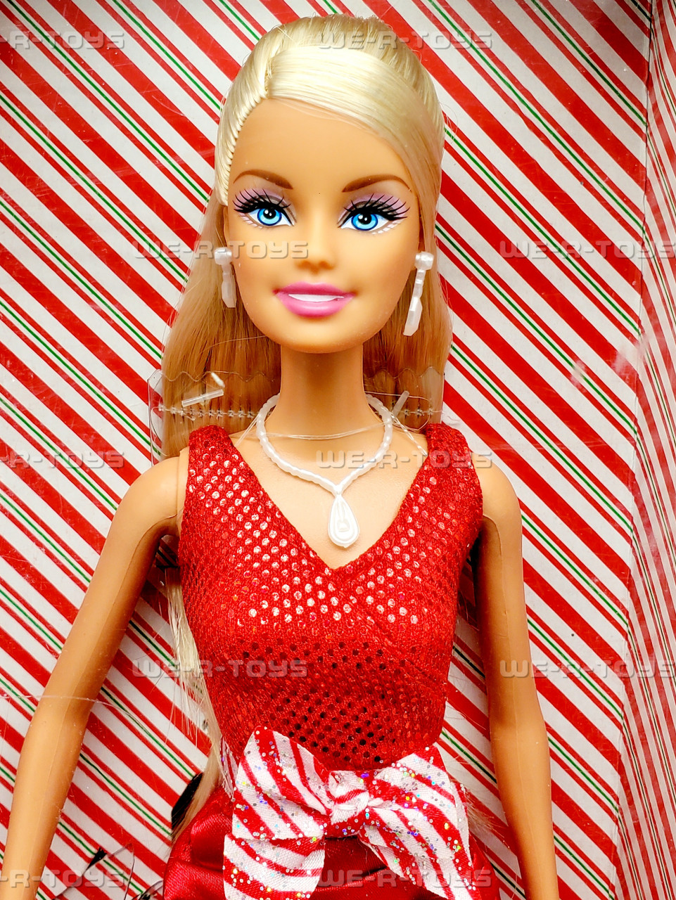 Holiday Scene Barbie Doll 2008 Mattel P8790 - We-R-Toys