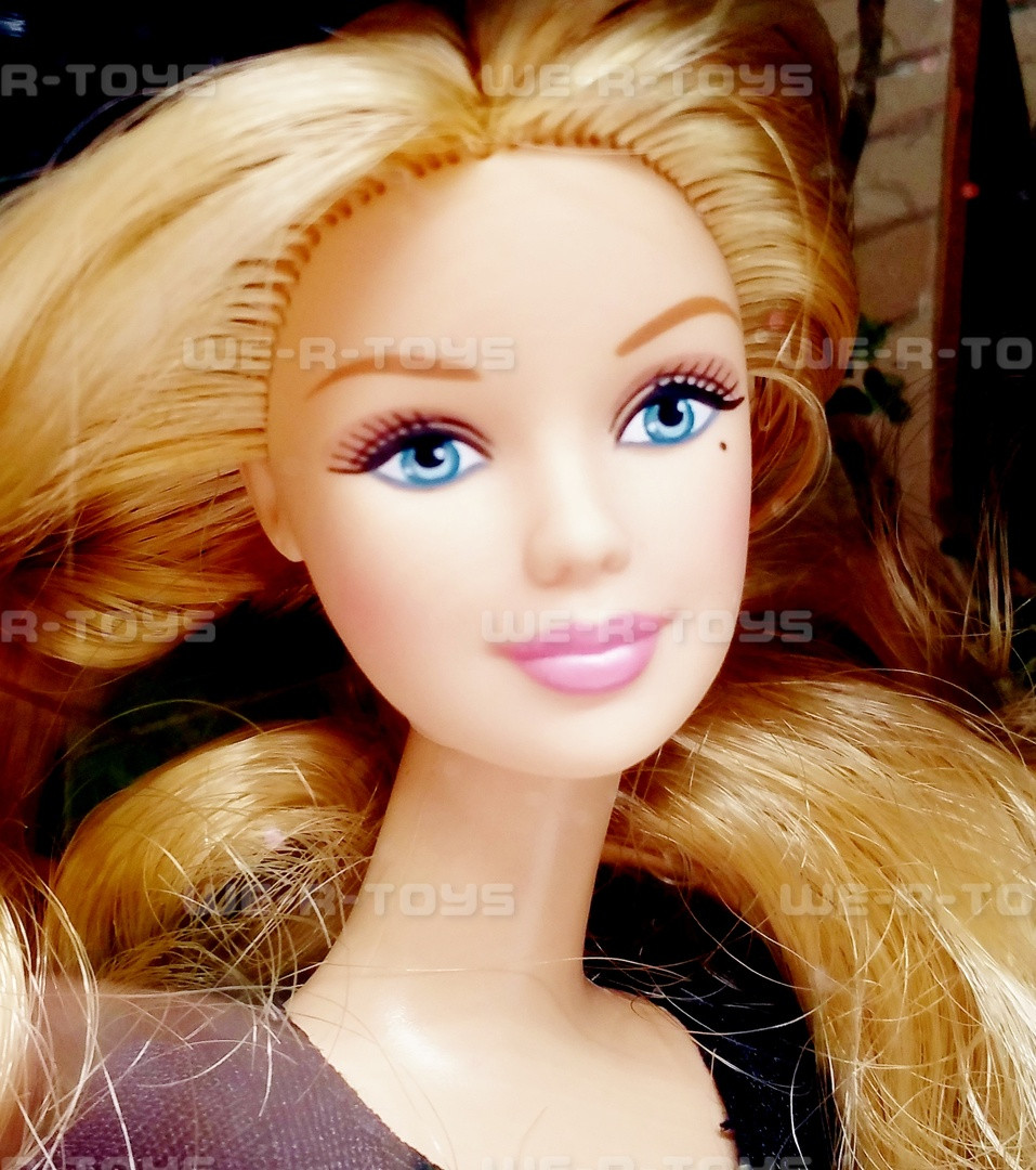 France Barbie Dolls of the World Pink Label Doll 2012 Mattel X8420