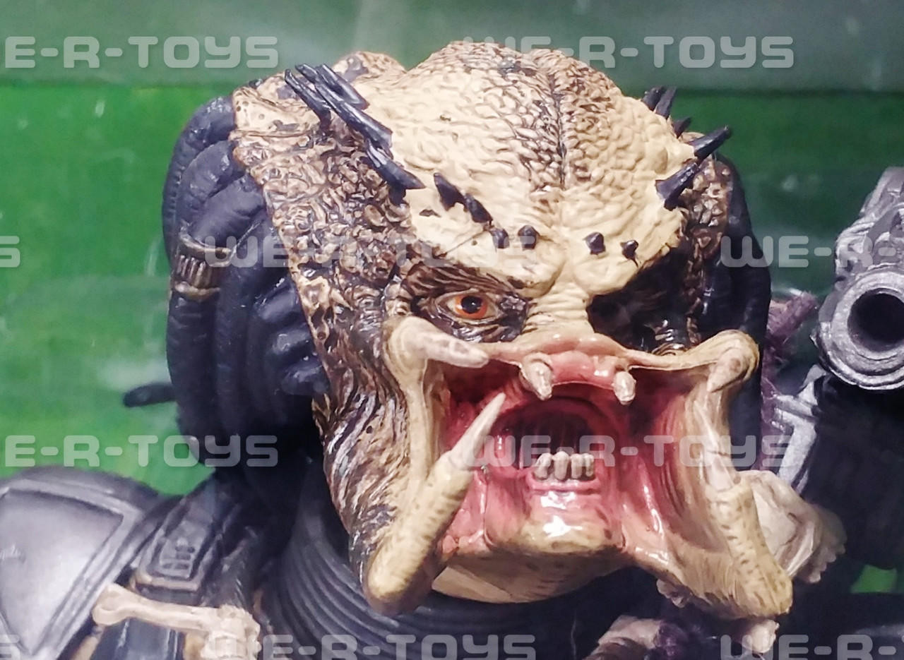 【未開封】PREDATOR 12インチ フィギュア McFarlane Toys Predator 12