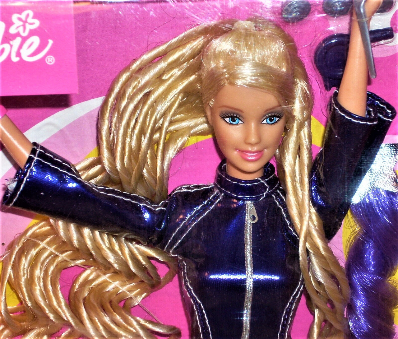 Barbie Cool Lookz Trendy & Bendy Doll 2003 Mattel C0419 - We