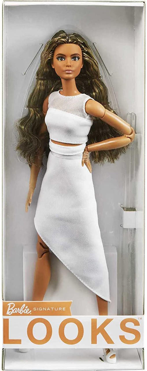 キャラクターグッズ Barbie SIGNATURE LOOKS MODEL #1 Amazon.com: Barbie Signature Looks Doll (Original, Blonde