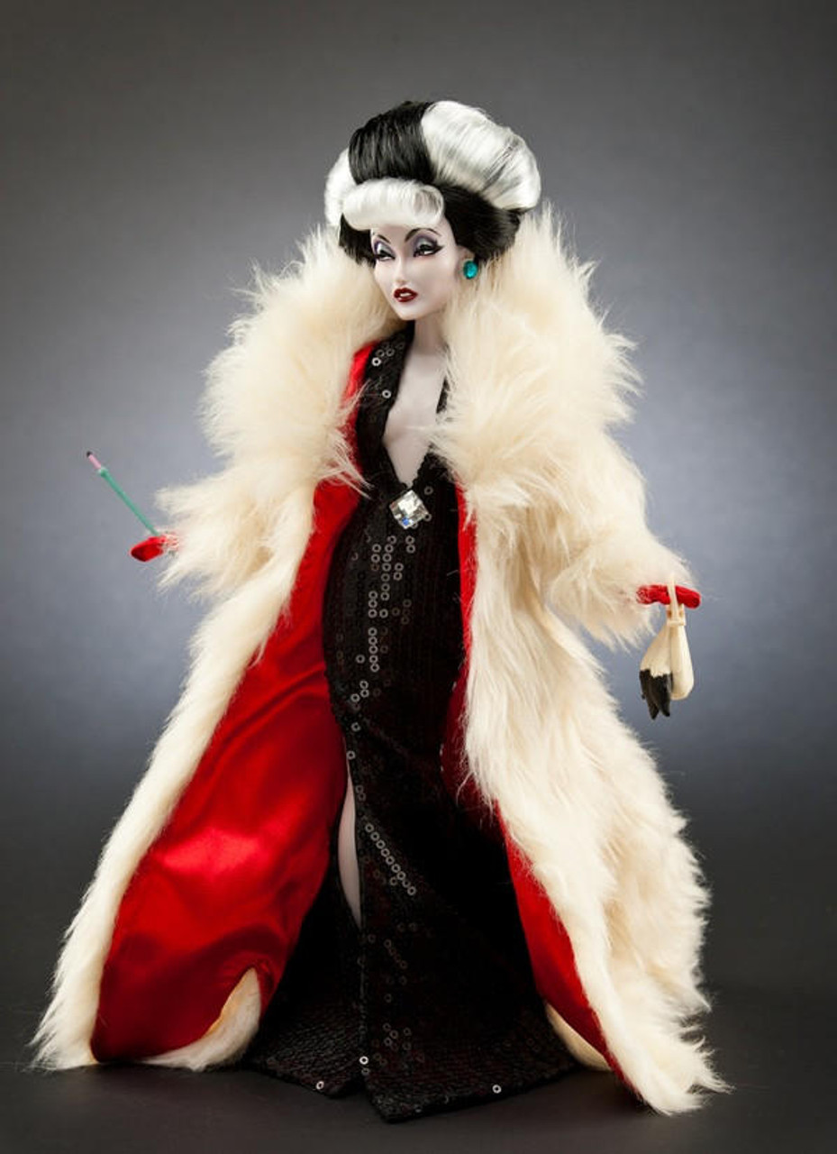 Queen of Hearts Disney Villains Limited Edition Designer