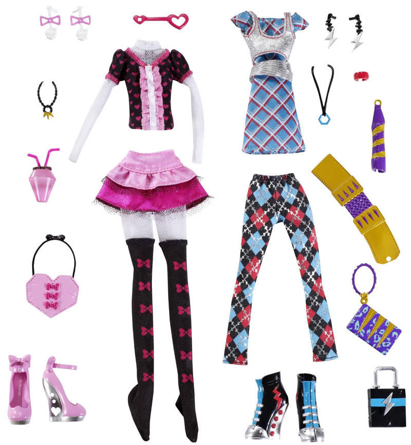 Monster High Day at the Maul Frankie Stein Draculaura Fashions
