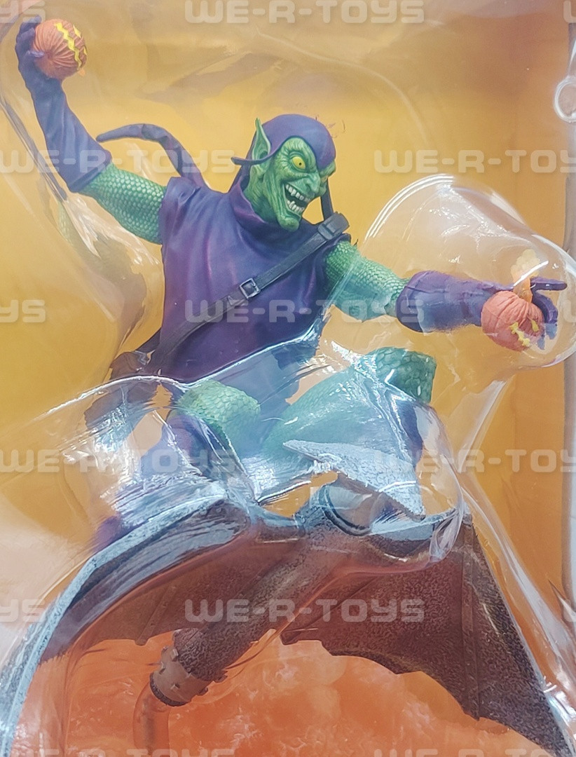 Marvel Gallery Green Goblin Deluxe PVC Statue & Diorama Diamond