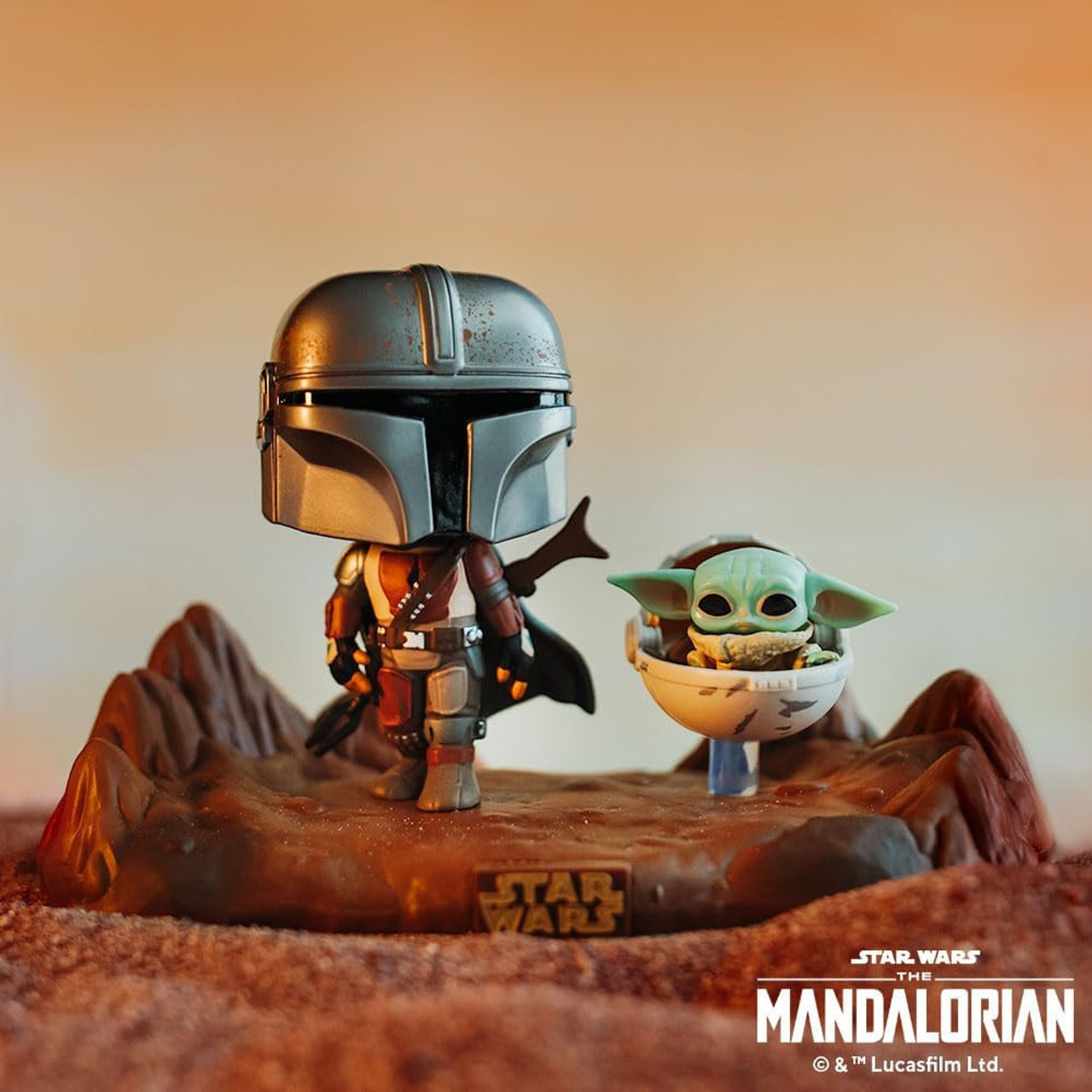 Funko Pop! Star Wars TV Moments 390 The Mandalorian with The Child 2020 - We-R-Toys
