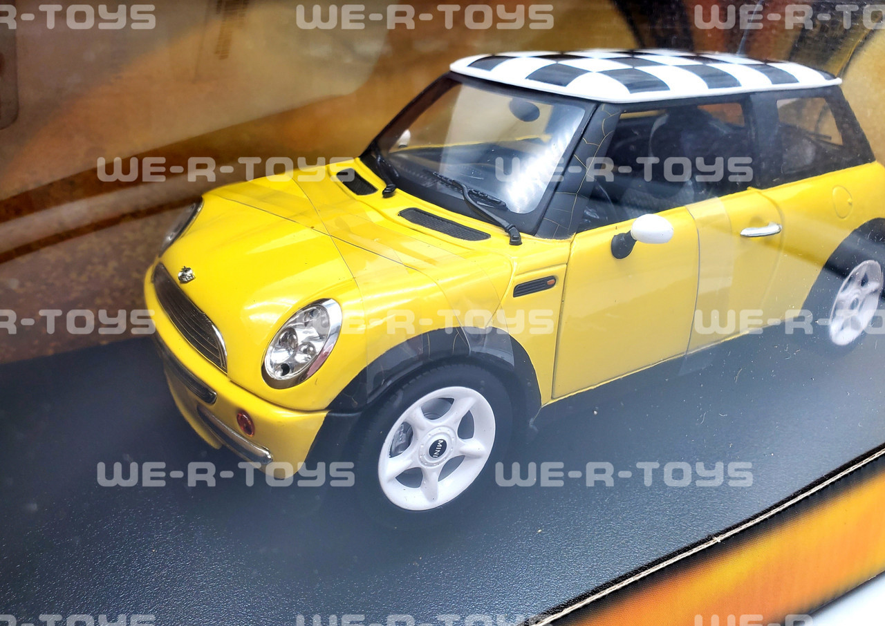 Hot Wheels Gold Edition Mini Cooper Metal Collection 1:18 Scale