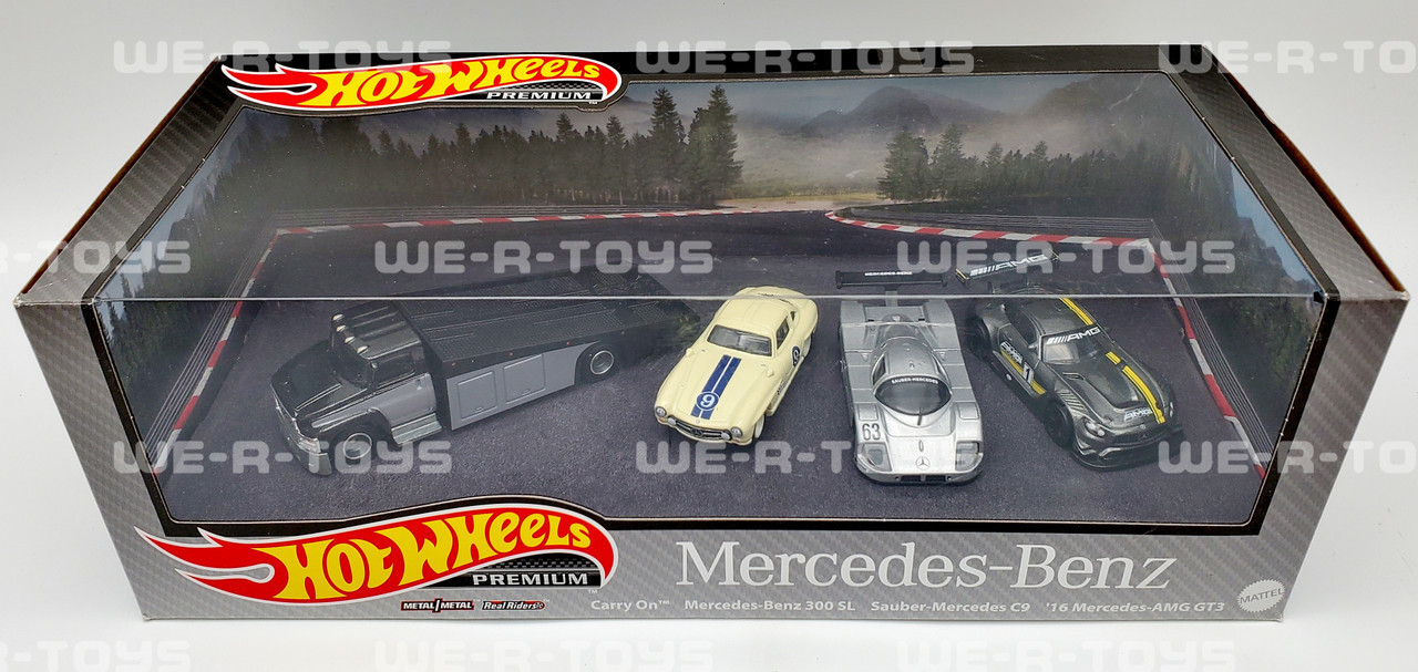 Hot Wheels Premium 3-car Mercedes-Benz and Carry on Set Mattel