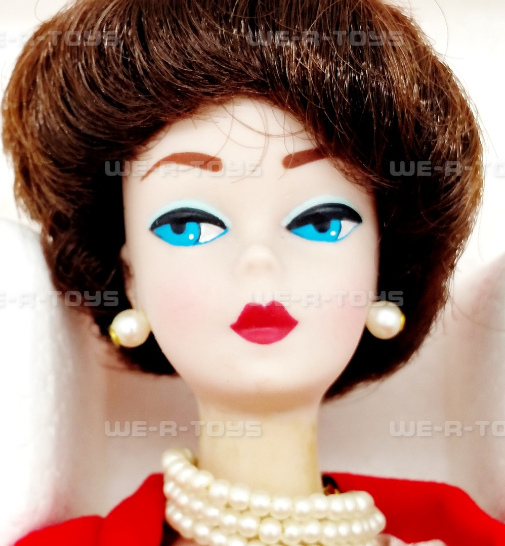 Barbie en porcelaine Silken Flame de la collection Porcelain Barbie en porcelaine Silken Flame de la collection Porcelain