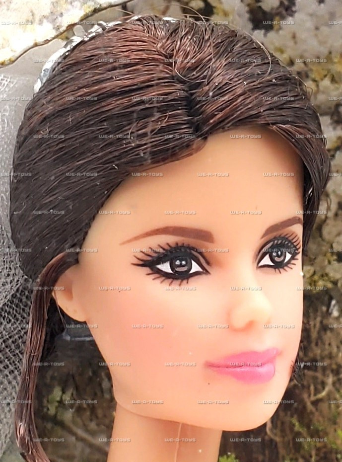 The Twilight Saga Breaking Dawn Bella Doll Part 1 Bride 2011
