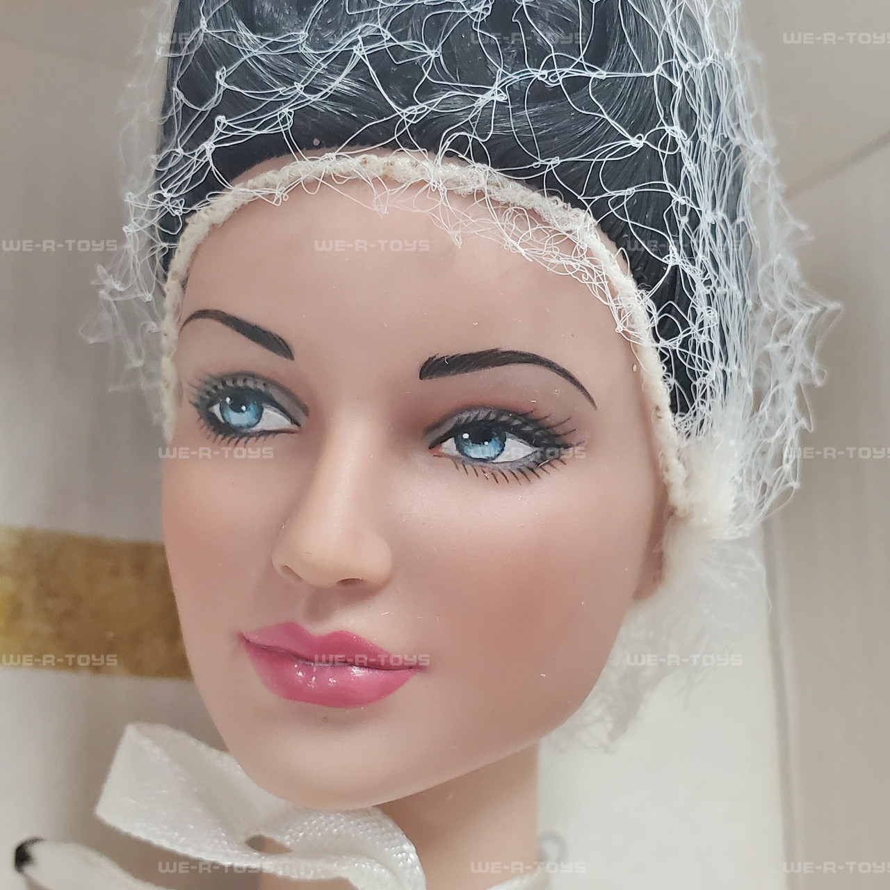 Tonner The Wizard of Oz Doll Basic Ozmopolitan Green Dress 2006