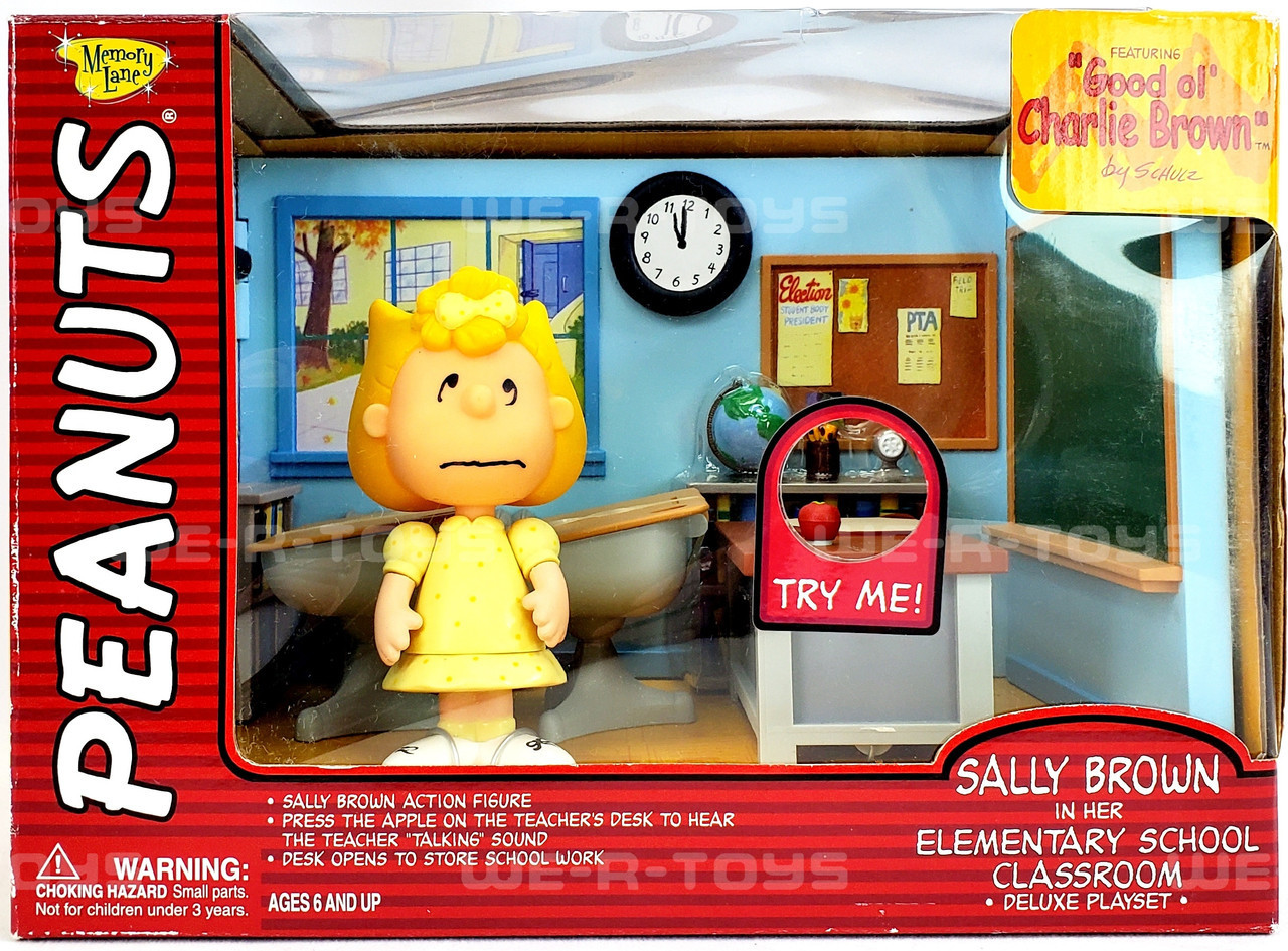 Peanuts Sally Brown in Elementary School Classroom Playset 2002 NRFB