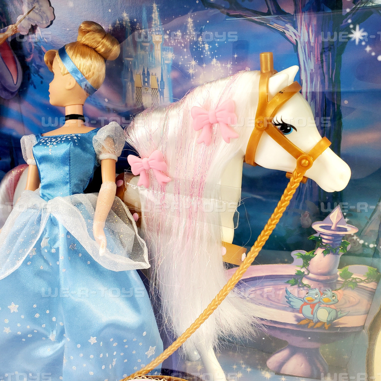 Disney Cinderella Twinkle Lights Carriage and Cinderella Doll