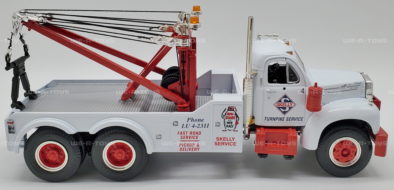 ファーストギア　1960 B-61 Mack トラクター　1/34 First Gear 1960 B-61 Mack Tow Truck 1:34 Scale Skelly Turnpike